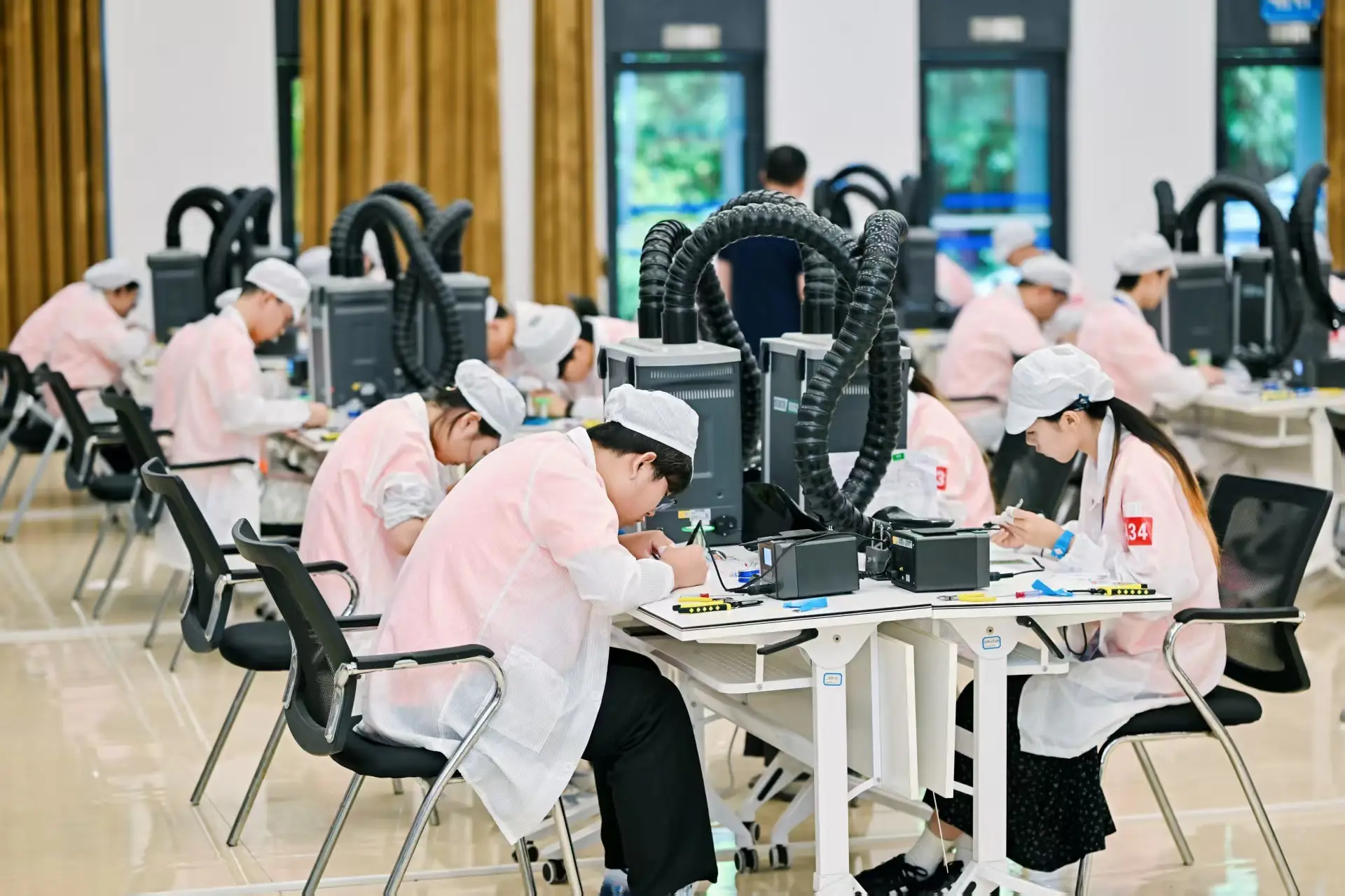 “雲錫新材杯”全國大學生電裝大賽在重理工啟幕