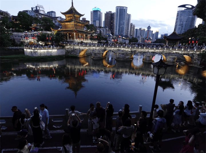 暑期旅遊人氣高漲 甲秀南明熱力全開