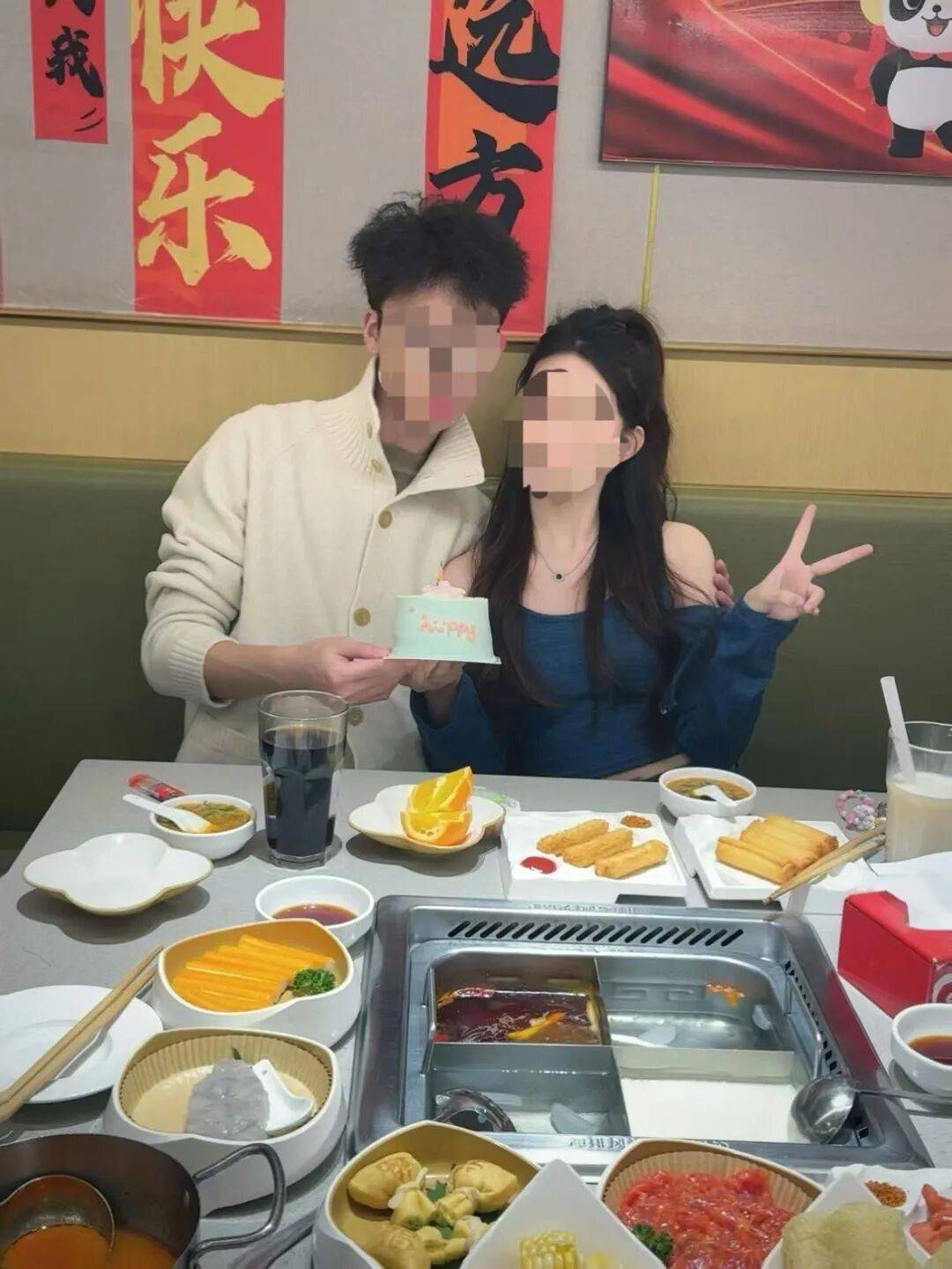 陝西男子假裝快遞員入室殺害前女友案今開庭，受害者母親：兇手考研失利後不滿女兒找到銀行工作稱“你只是長得漂亮”，至今無人道歉
