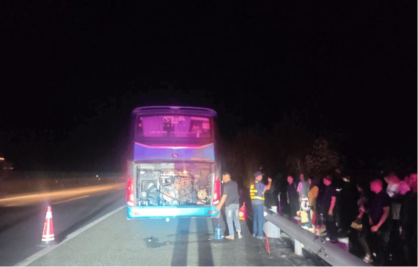 多方聯動快速處置故障客車，廣賀高速貼心服務為司乘解暑