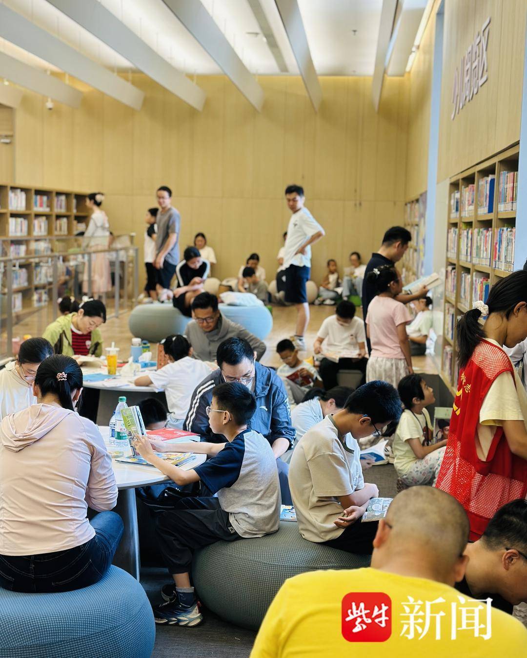 “家長們請別甩手放娃”，全國多所圖書館發文提示家長看護好未成年人
