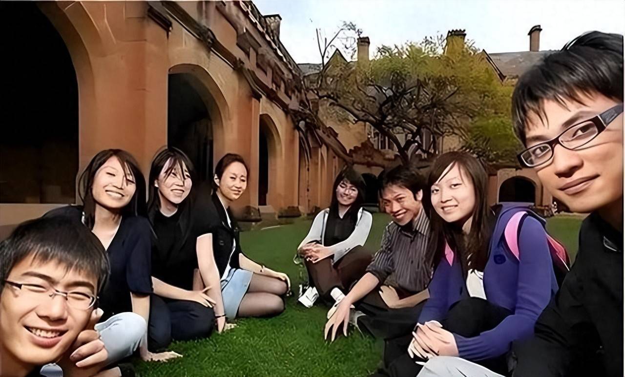 原創美國媒體的一個驚人發現：來美中國留學生少了，美國華人教授走了