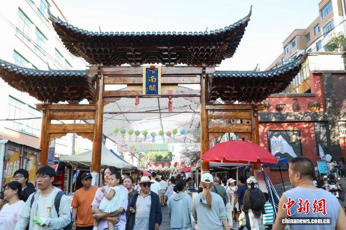 “夏都”西寧避暑旅遊熱度不減
