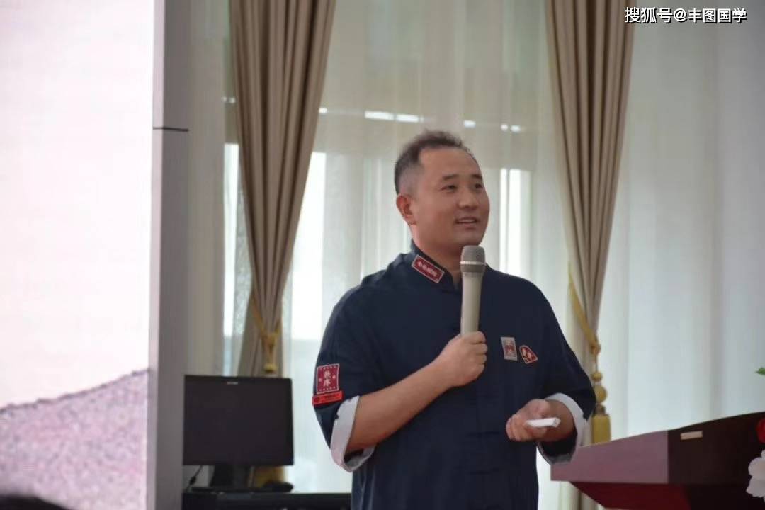 二胎孩子起名隨誰姓？西安起名大師嚴峻講沒有標準答案只有家庭共識