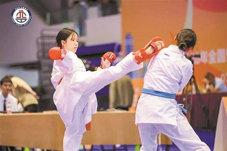 龍華中學跆拳道、空手道隊雙線出擊全國賽場