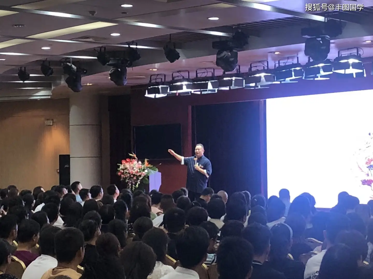 二胎孩子起名隨誰姓？西安起名大師嚴峻講沒有標準答案只有家庭共識