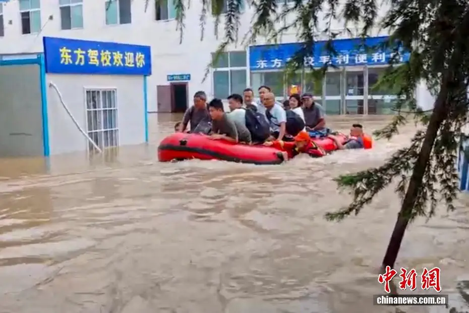 河南周口賈魯河堤防潰口：一醫院一駕校被淹 455人安全轉移