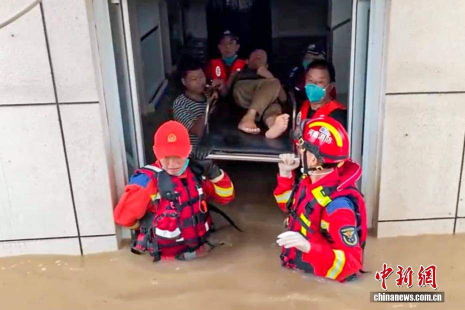 河南周口賈魯河堤防潰口：一醫院一駕校被淹 455人安全轉移