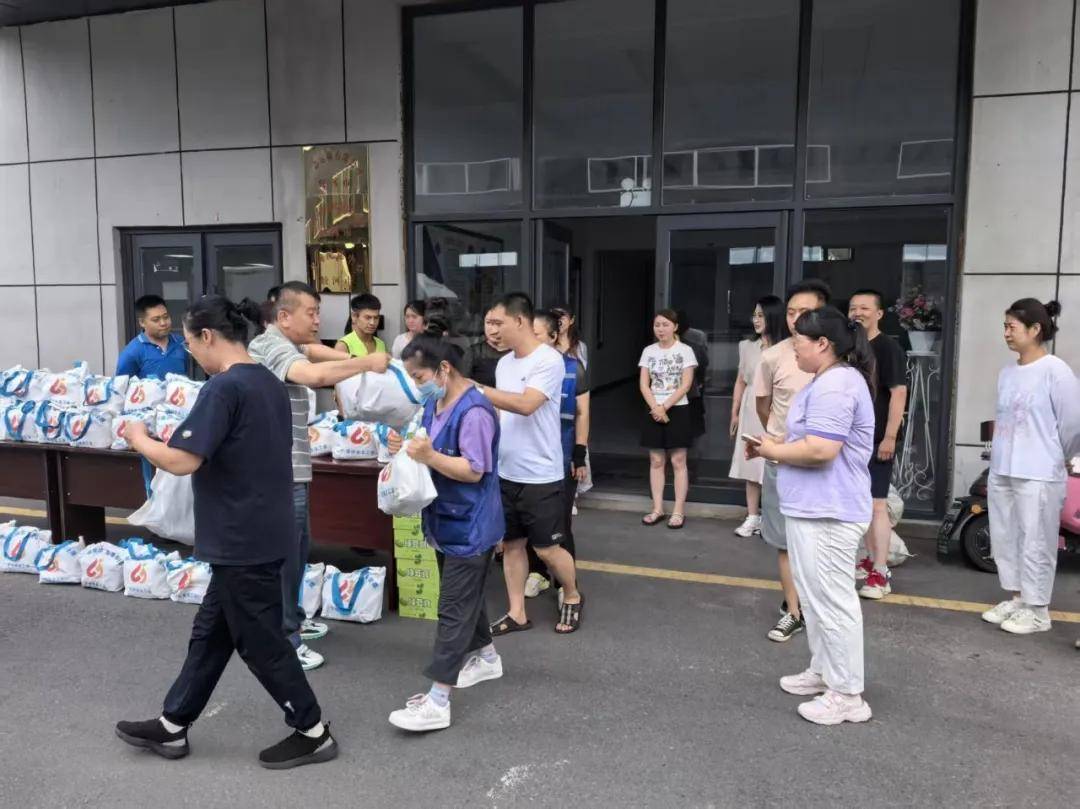 蛟河市走訪快遞一線送關懷