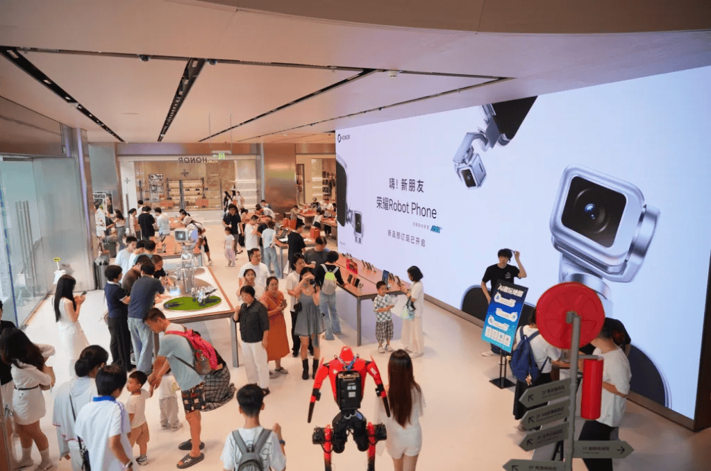 榮耀阿爾法全球旗艦店煥新啟幕 打造沉浸式AI科技樂園