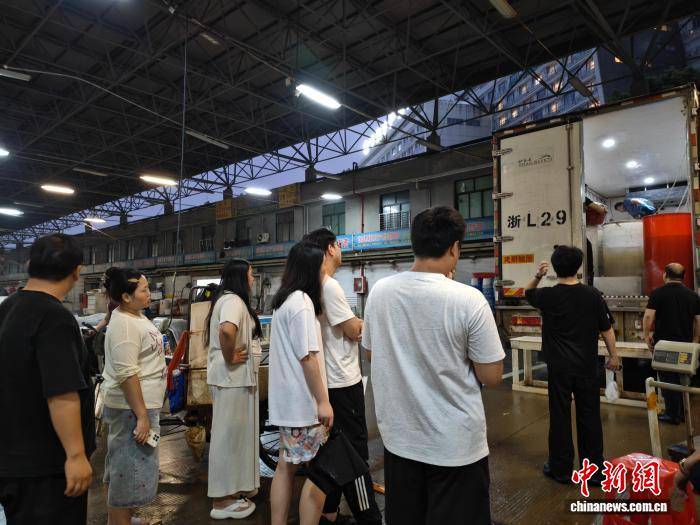 文旅觀察：年輕人夜間“拼蟹”怎麼成了旅遊新風尚？
