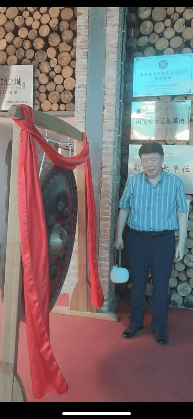 詩意江城：颯然秋風起 伊人著新裘——詩人趙鋼最新詩歌賞