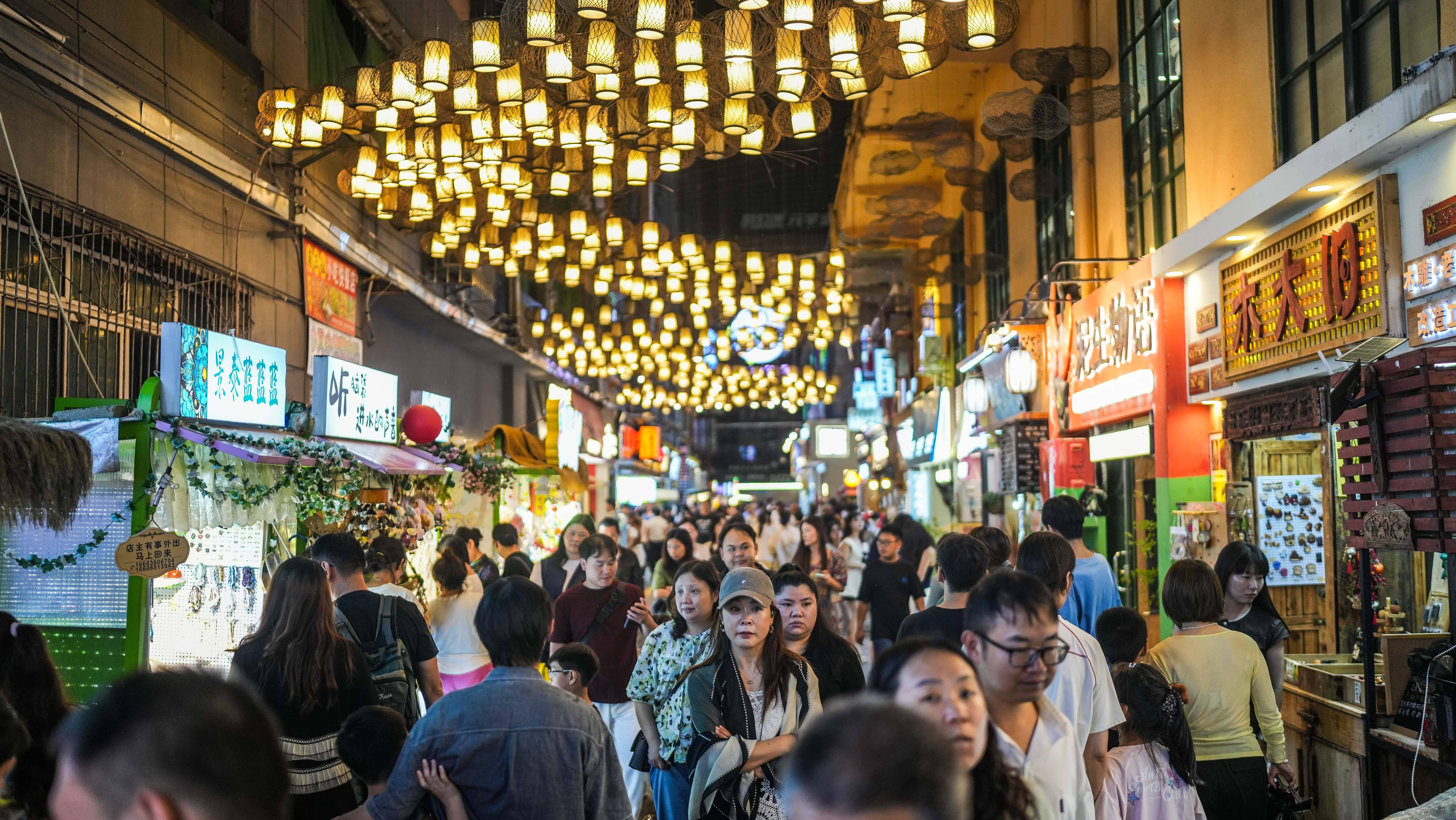 “涼氣候”帶來“熱經濟” 貴州避暑旅遊人氣旺