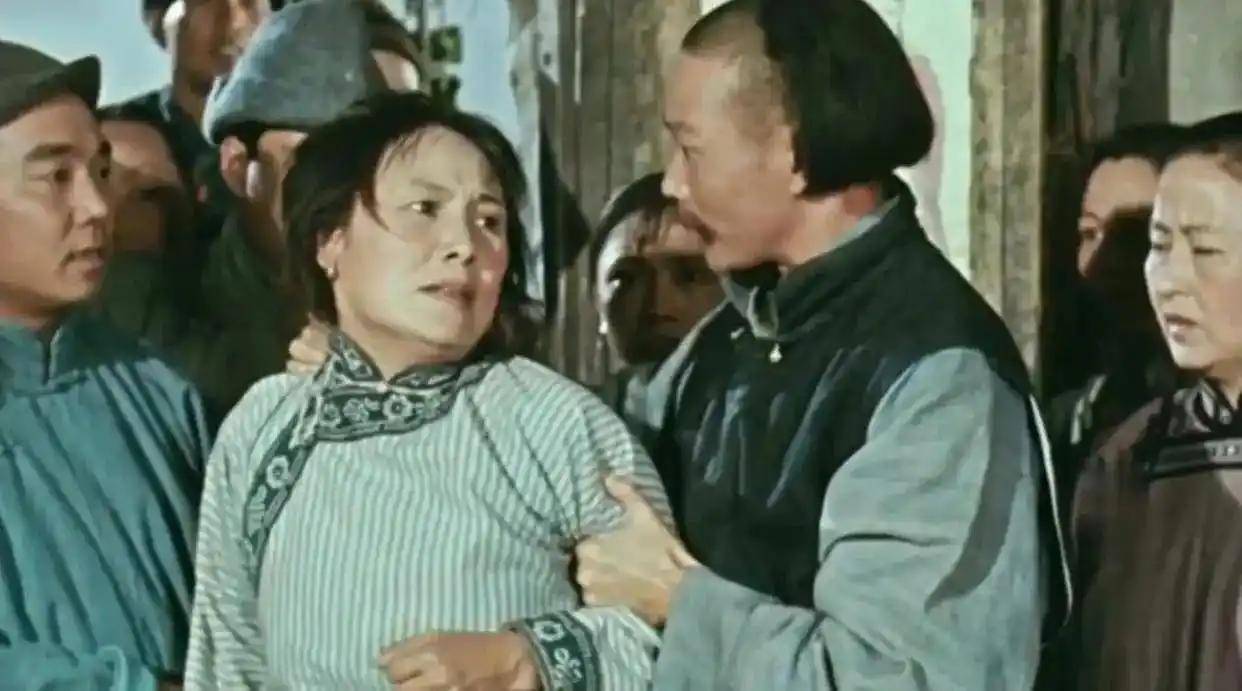 原創再讀魯迅的《祝福》：專制社會中，底層女性的悽慘命運！