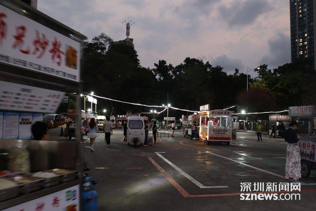下午6點收車，晚上7點開市！深圳駕校空地變“深夜食堂”