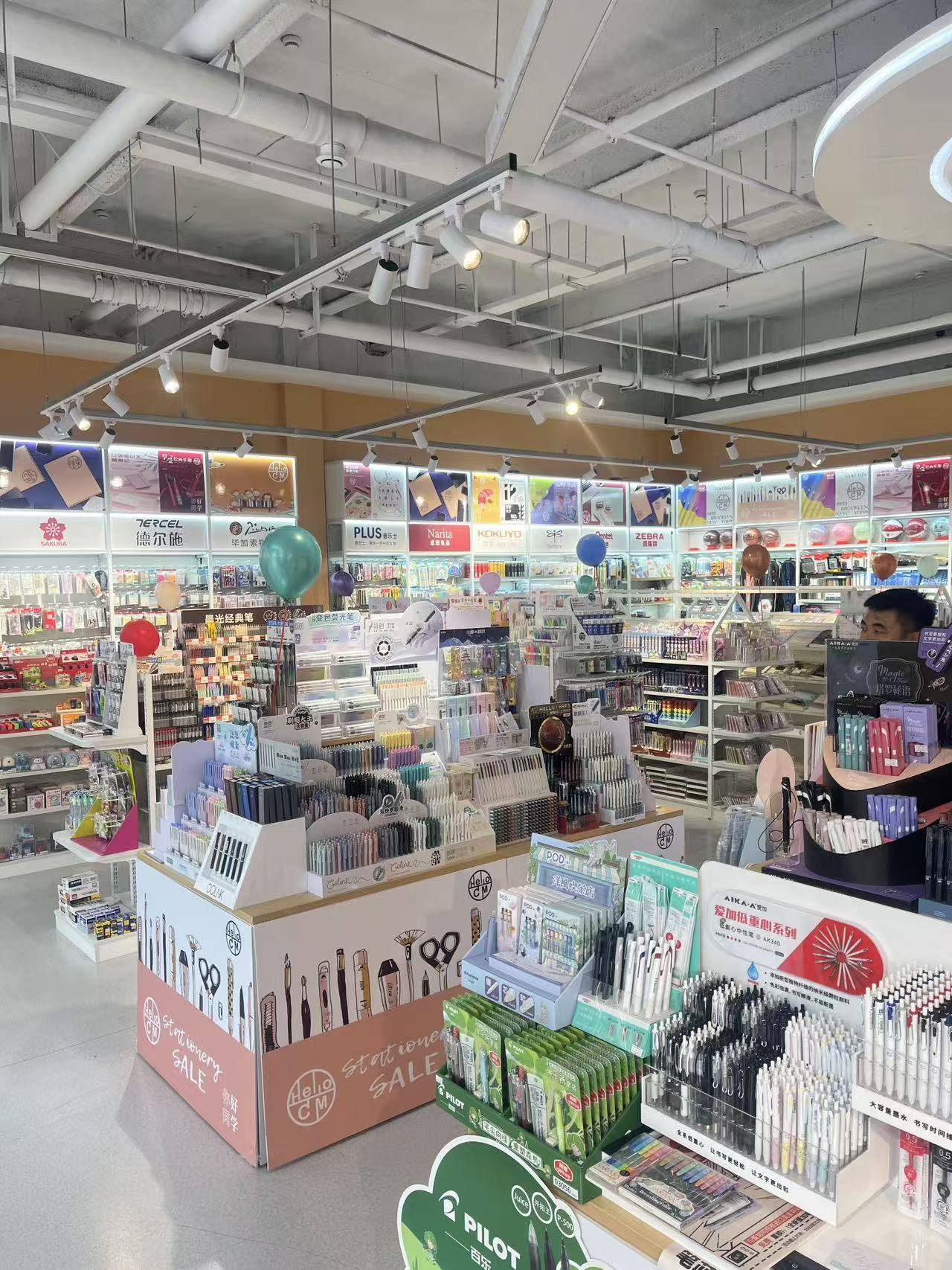鐵西區口碑好的鑫鑫達金屬貨架廠家專業批發化妝品貨架