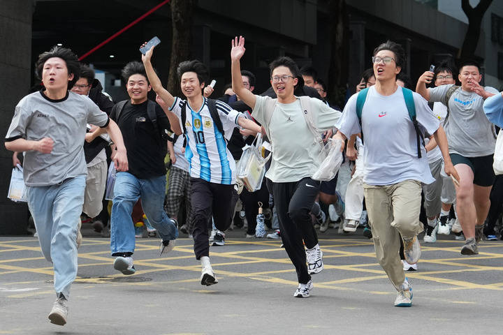 “弟弟舉報哥哥冒名頂替上大學”引關注，公眾在捍衛什麼？