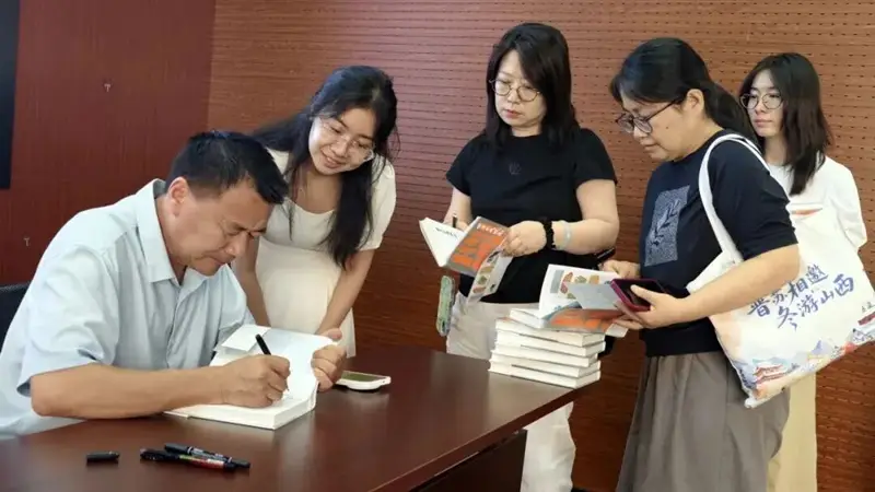 南京鼓樓：圖書館裡的新“讀”法