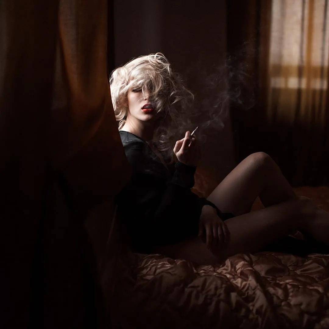 原創情緒暴擊！90後天才攝影師，用憂鬱鏡頭把女性之美拍成詩，每一幀都讓人淪陷！