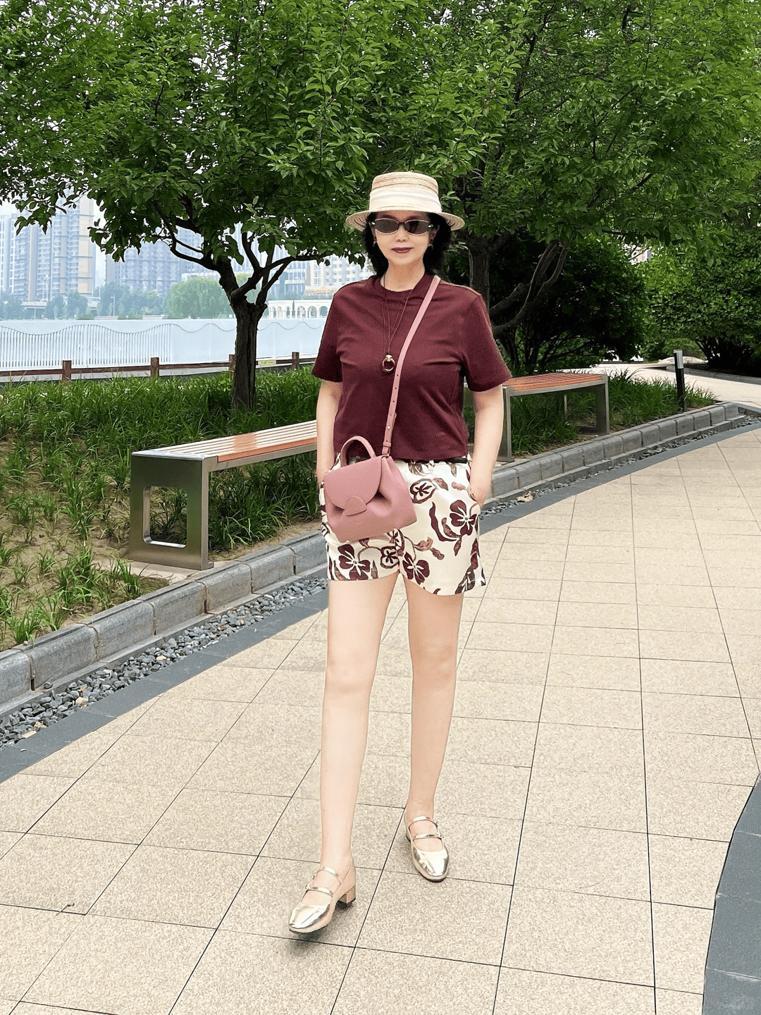 原創誰說大齡女性不能穿花？60+博主的花樣穿搭，減齡5歲還不踩雷