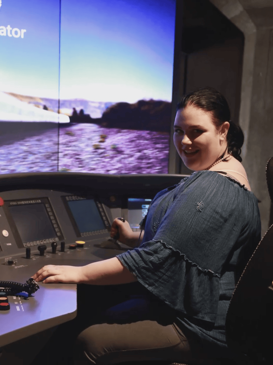 南非留學生：希望我擅長的彩虹妝也有機會到世賽上PK｜新民僑梁