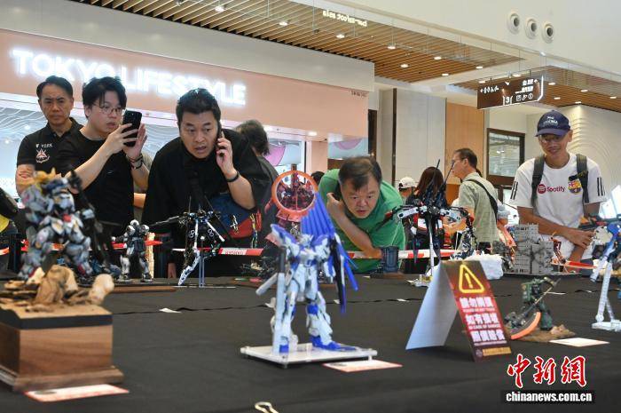 動漫機甲微縮模型同臺競技 數百高手競逐“香港國際模型大賽2026”