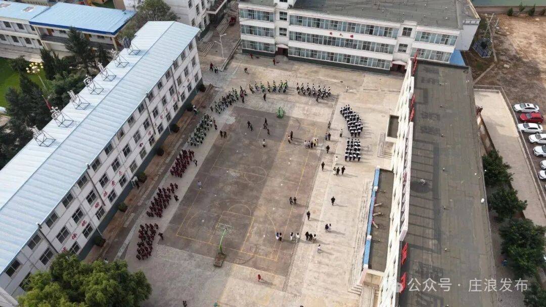 紮根鄉土十七載 一片丹心育桃李——記莊浪縣良邑中學教師苗託飛
