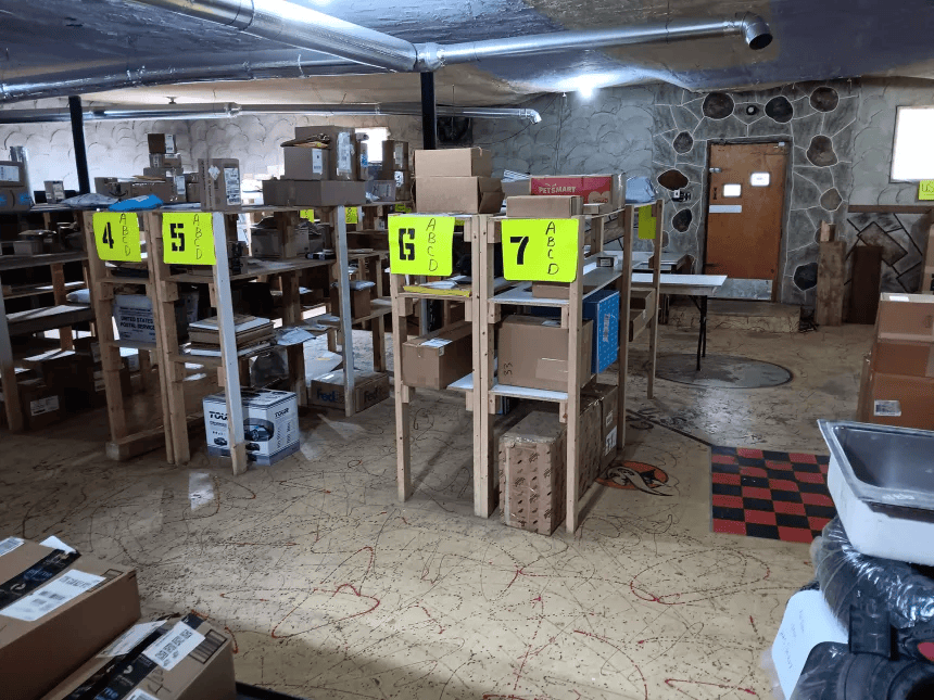 原創美加邊境店鋪的煩惱：當關稅跨過地板上的國界線