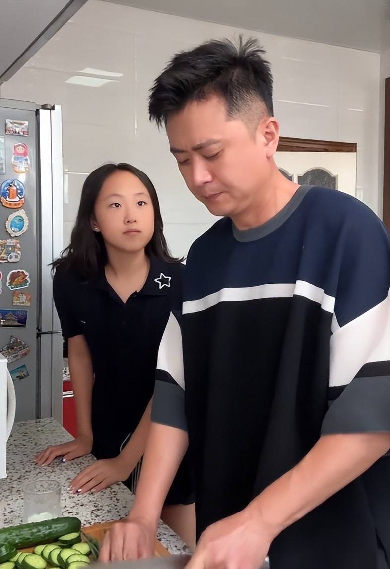 原創“身患癌症”、移民傳聞水落石出後，楊帆近況曝光，難怪淡出央視