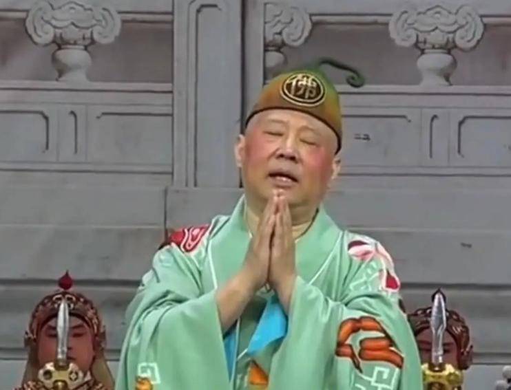 原創德雲社門前畫像換成了郭麒麟，室內裝修煥然一新，老郭要讓位了？