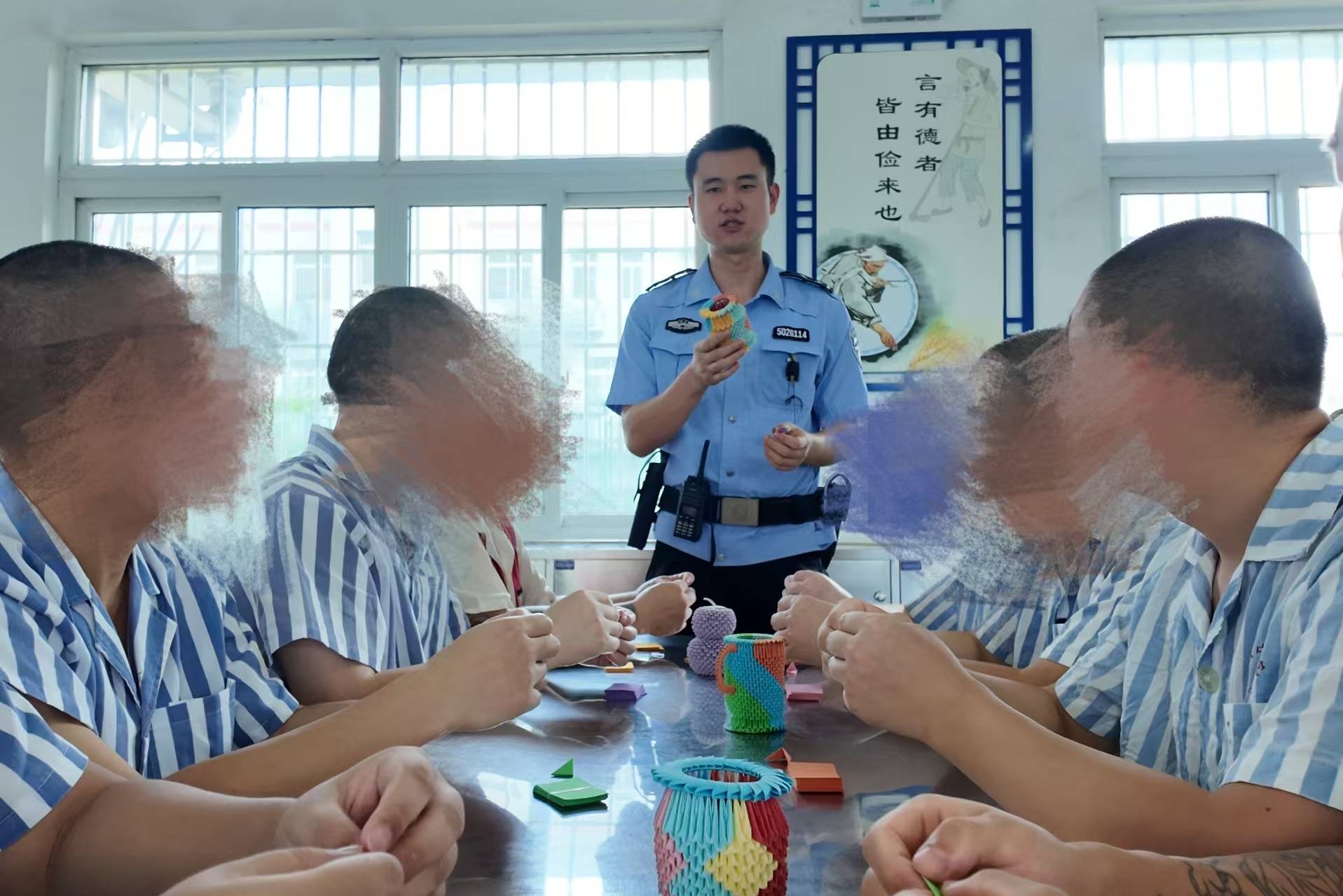 長康監獄以手工課堂開展罪犯教育改造