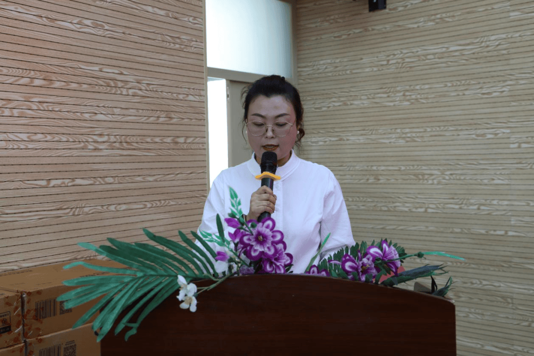 忻州市第十二中學舉行第42個教師節表彰大會