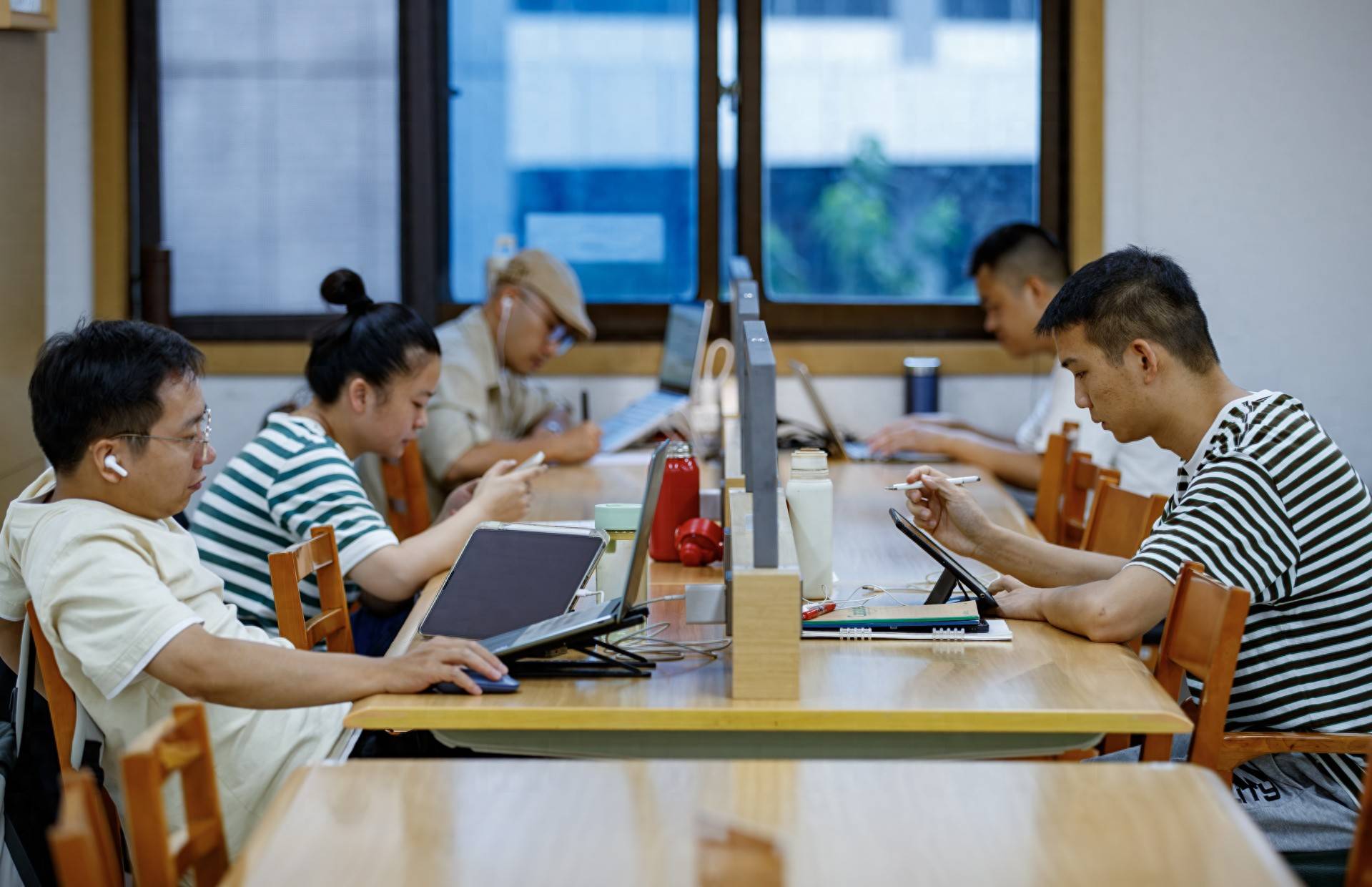秋韻潤書香 成都圖書館老館鬧市聚人氣