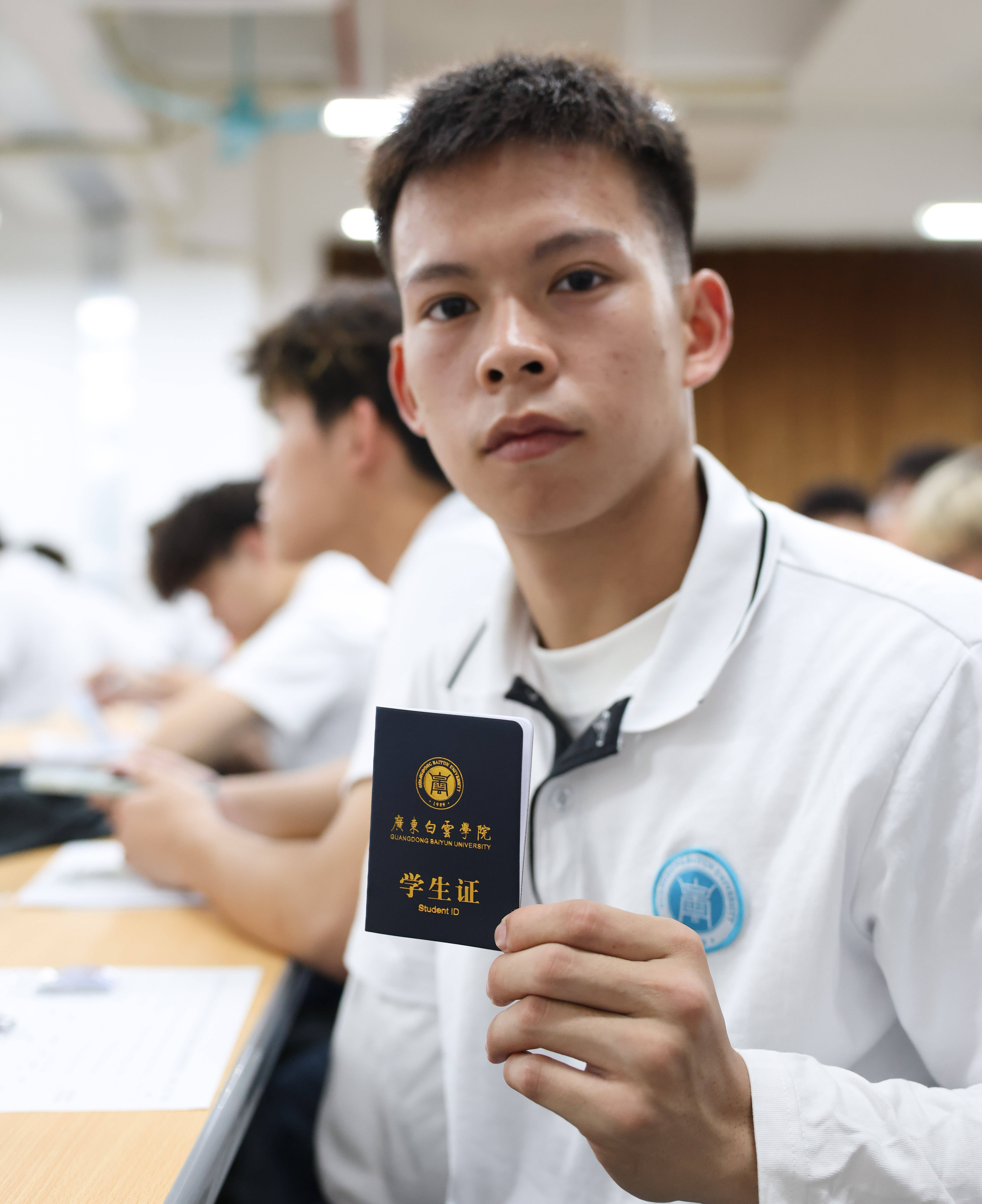 （體育）新賽場 新起點！獨臂籃球少年開啟大學生活