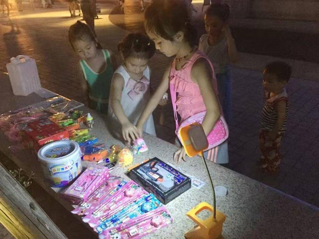 9歲開始擺地攤，籌建兩個村小圖書室，幫扶近百人次 重慶女孩考入西南石油大學