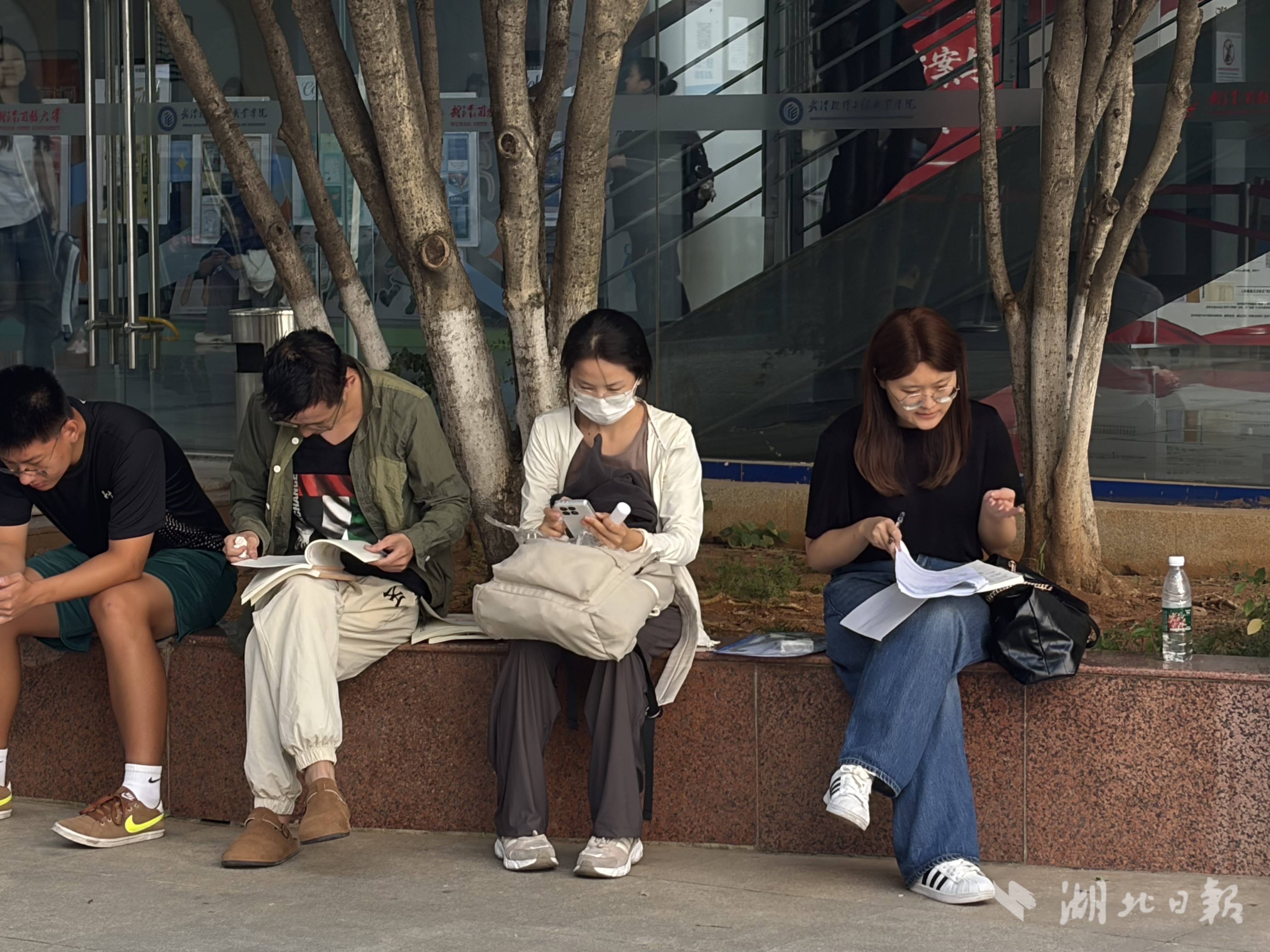 最大年齡74歲，最小年齡18歲！2026年國家統一法律職業資格客觀題考試湖北考區開考