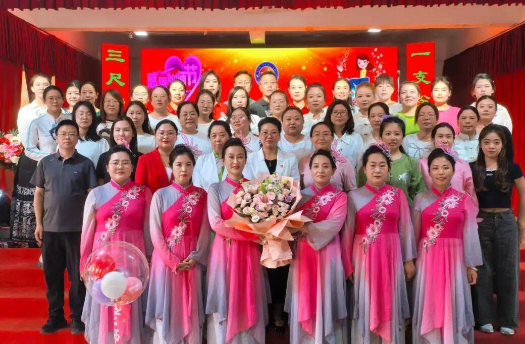 忻州市康樂小學舉行2026年教師節慶祝表彰大會