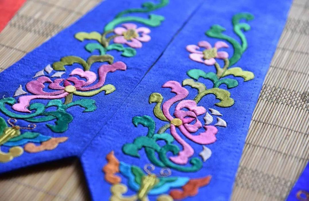 非遺技藝科爾沁刺繡，在這部雜技劇中成為“魔術”