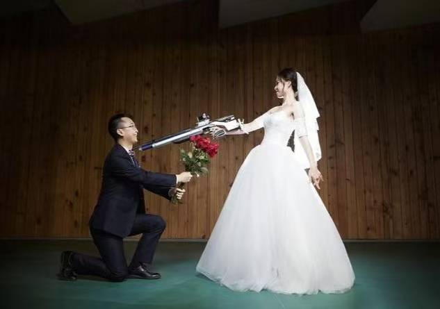 原創奧運冠軍易思玲：清華研究生畢業，老公是學霸，兒子成雙人生圓滿