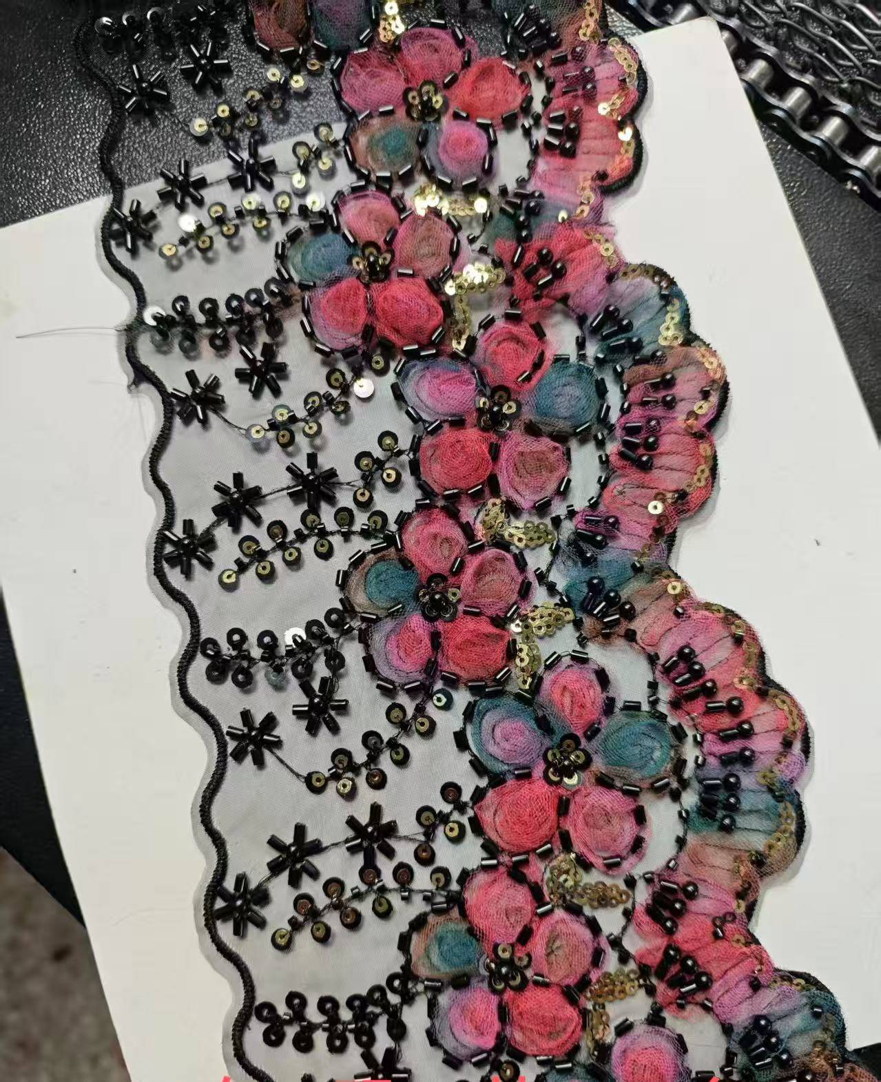時尚刺繡花朵在女裝設計中的應用，金華創意刺繡花朵趨勢