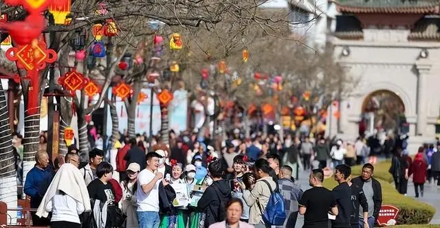 原創明明經濟在下滑，為什麼旅遊的人卻越來越多？答案很扎心！